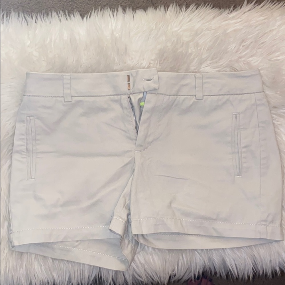 Stylus Size 6 Khaki Shorts